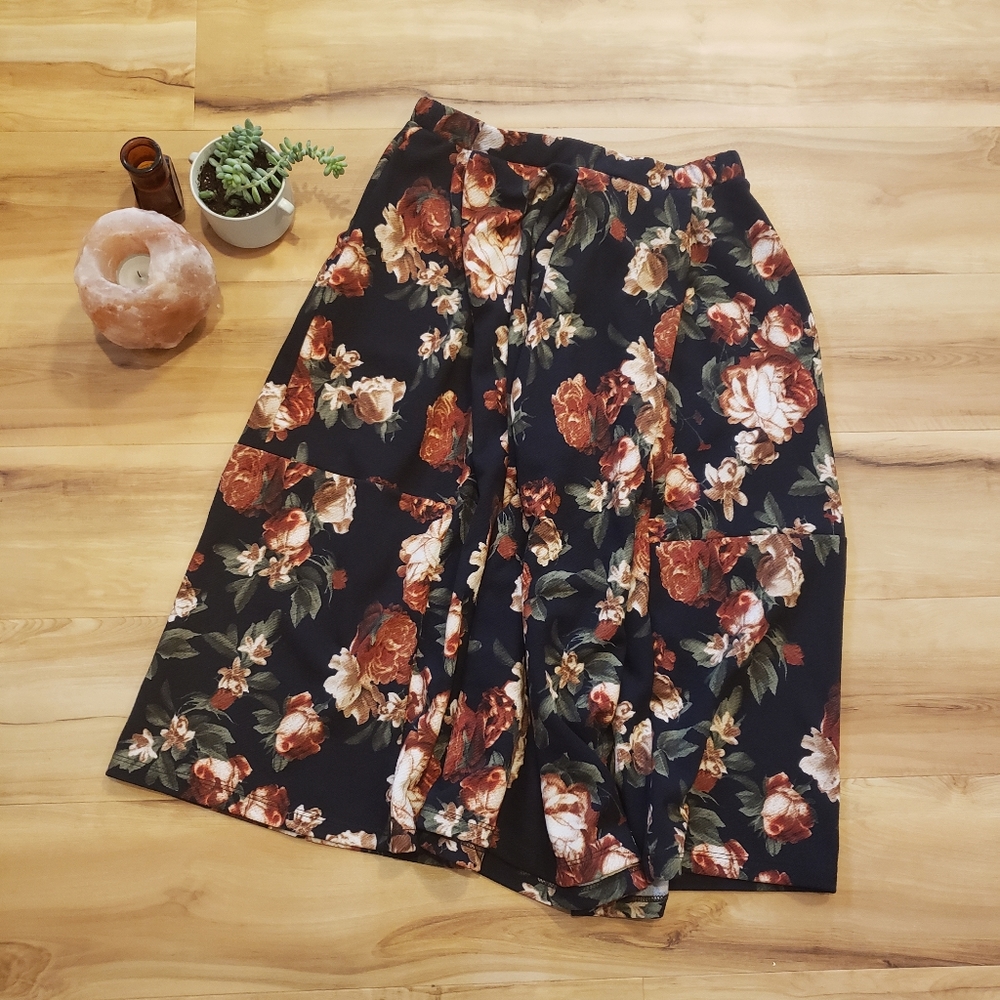 Le Lis Floral Skirt with Pockets
